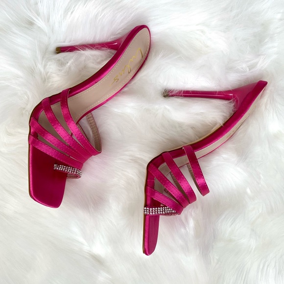 NIB Lulu’s Size 8 Hot Pink Satin Y2K Square Toe Heels with Rhinestones - Picture 6 of 10